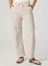 Load image into Gallery viewer, Paige- Arellia Ankle Barrel Jean- Pumice Stone