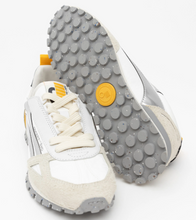 Load image into Gallery viewer, Oncept Sneakers