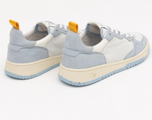 Load image into Gallery viewer, Oncept Sneakers