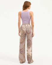 Load image into Gallery viewer, Veronica Beard - Birke Cashmere Tank
