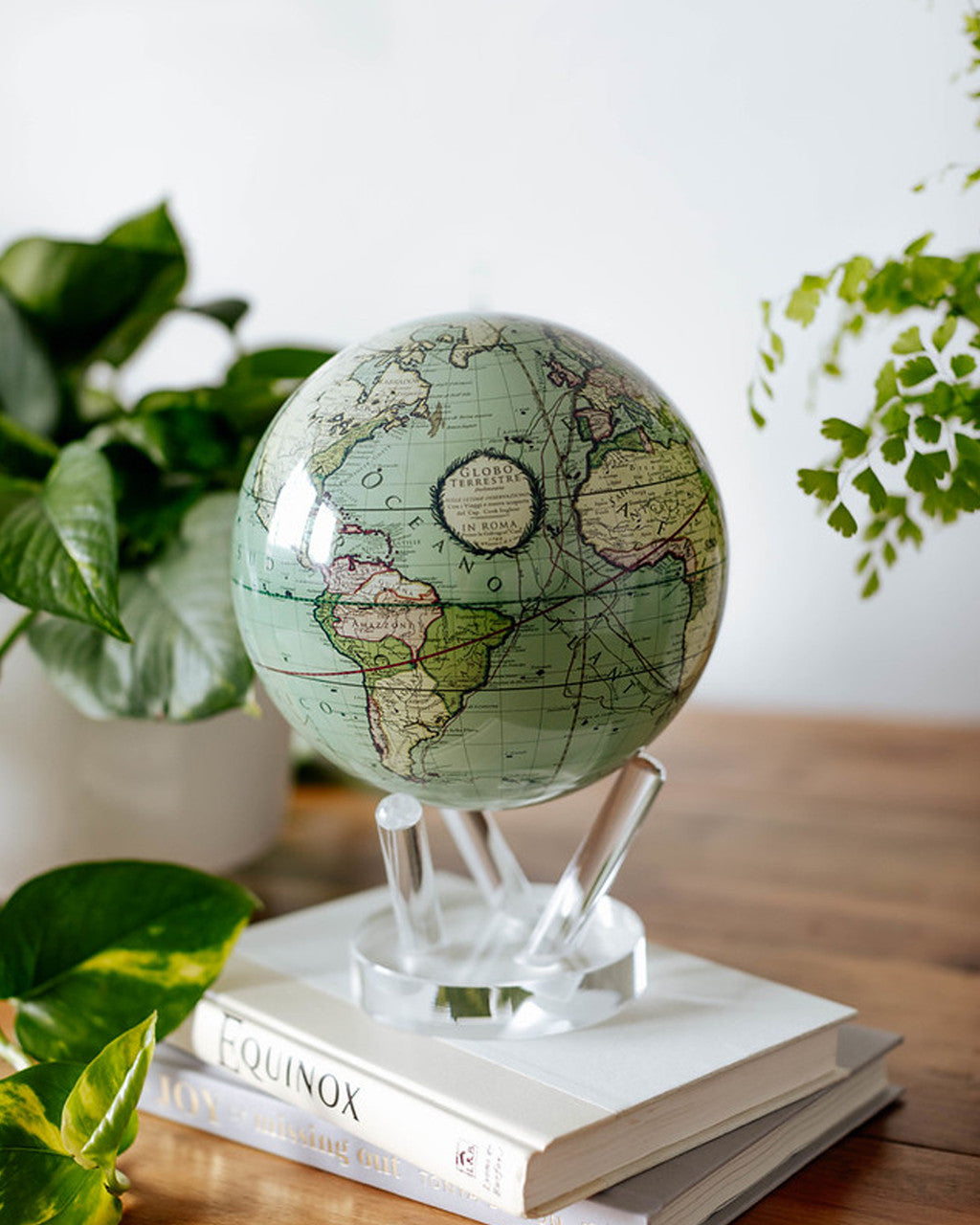 Mova Globe Antique Terrestrial Green