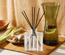 Load image into Gallery viewer, Nest - Lemongrass &amp; Ginger Reed Diffuser
