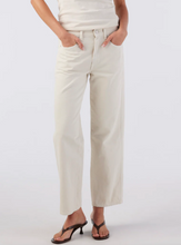 Load image into Gallery viewer, Amo- Billie Loose Fit Straight Leg
