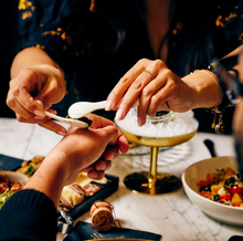 Load image into Gallery viewer, The Caviar Co.- Mother of Pearl Spoon
