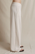 Load image into Gallery viewer, Perfectwhitetee- French Terry Pocket Sweatpant in Sugar
