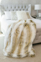 Load image into Gallery viewer, Fabulous Furs - Arctic Fox Throw

