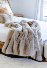 Load image into Gallery viewer, Fabulous Furs - Blonde Fox Throw
